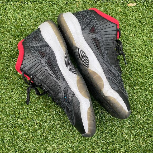 Jordan 11 IE Low Retro Black Red 2011 4.5Y 306006-001 - Picture 4 of 6